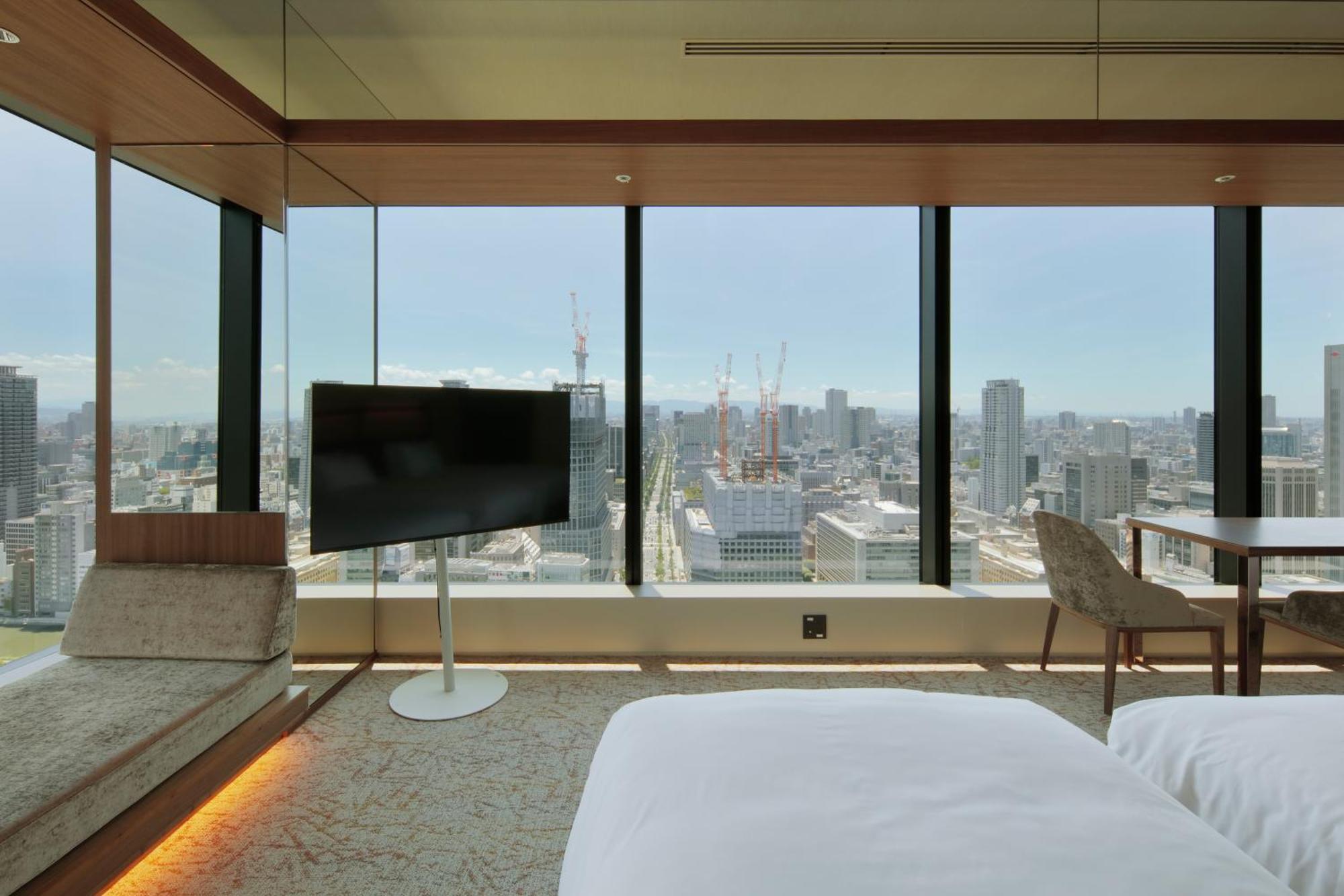 Candeo Hotels Osaka The Tower Phòng bức ảnh A guest room at the hotel