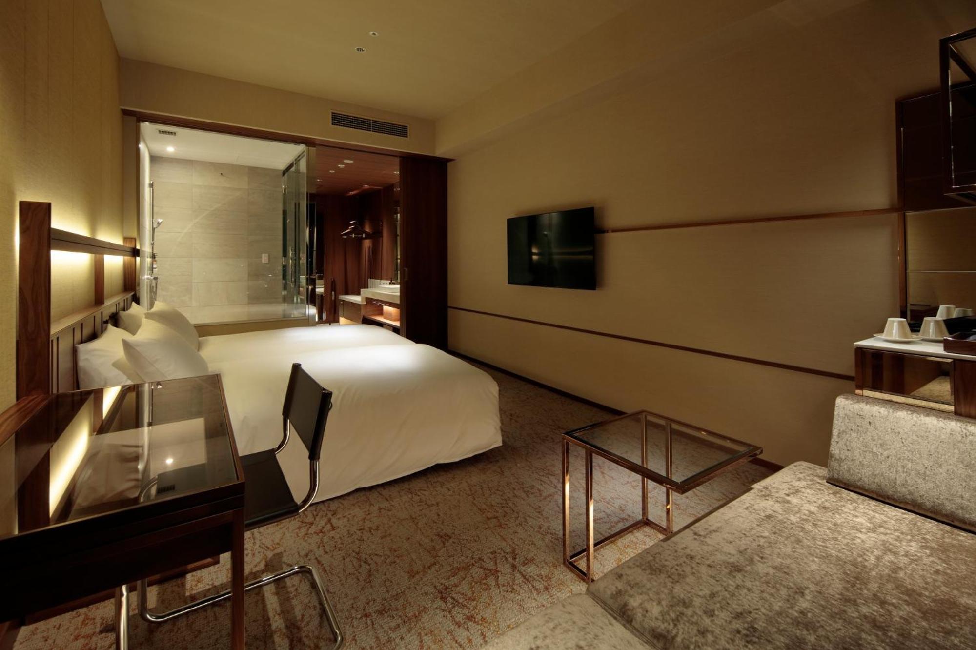 Candeo Hotels Osaka The Tower Phòng bức ảnh A room at the hotel