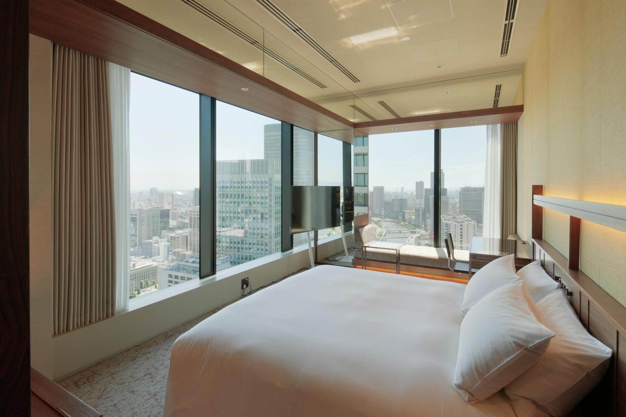 Candeo Hotels Osaka The Tower Ngoại thất bức ảnh A bedroom at the hotel