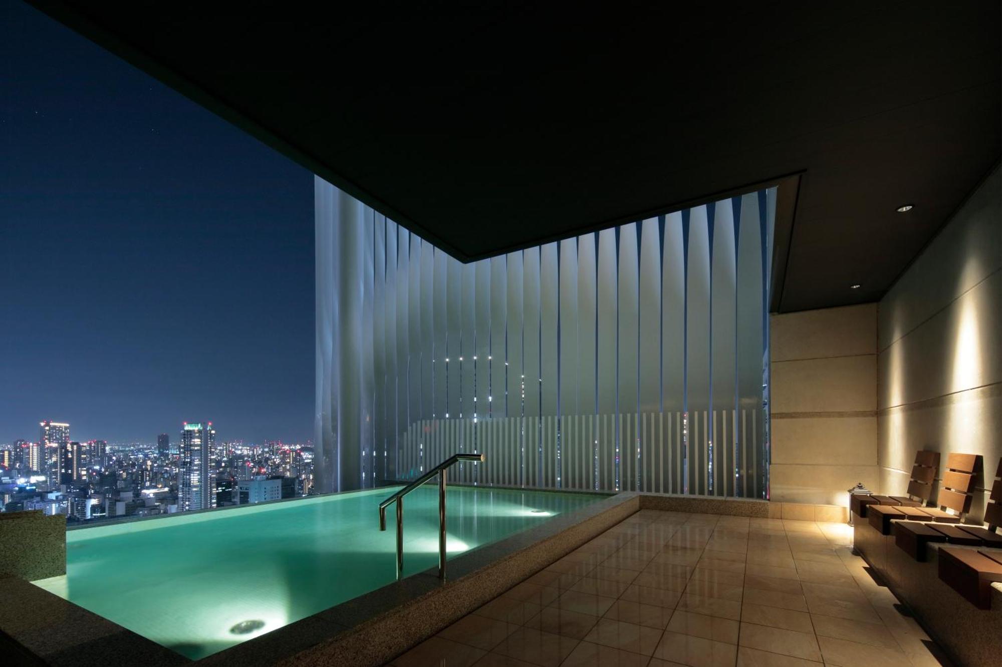 Candeo Hotels Osaka The Tower Ngoại thất bức ảnh The pool at the 39th floor